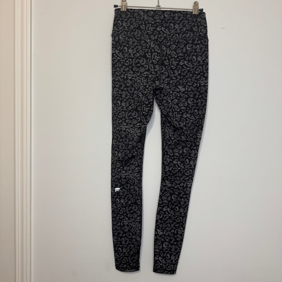 Fabletics Motion365+ Leggings Tonal Black Water Print | Size Small - Picture 2 of 11